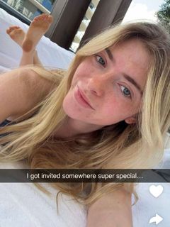Riley Mae Lewis feet photo 9