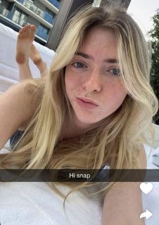 Riley Mae Lewis feet photo 8