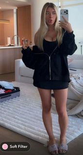 Riley Mae Lewis feet photo 4