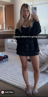 Riley Mae Lewis feet photo 3