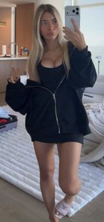 Riley Mae Lewis feet photo 2