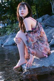 Rina Akiyama feet photo thumbnail