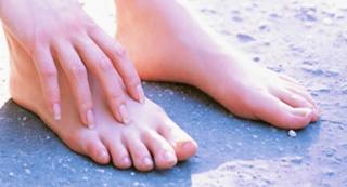 Rina Akiyama feet photo thumbnail