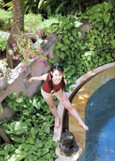 Rina Akiyama feet photo thumbnail