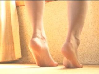 Rina Akiyama feet photo thumbnail