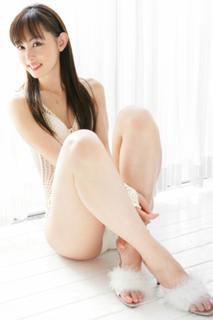 Rina Akiyama feet photo thumbnail