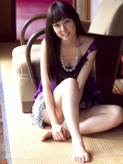 Rina Akiyama feet photo thumbnail