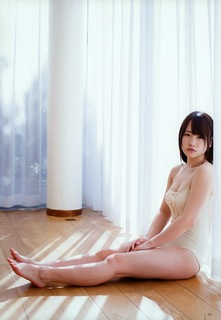 Rina Kawaei feet photo 4
