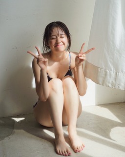 Rina Koike feet photo 9