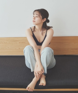 Rina Koike feet photo 2