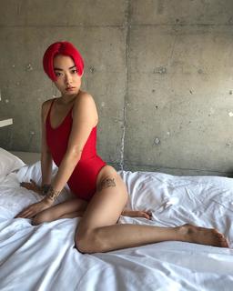 Rina Sawayama feet photo 2