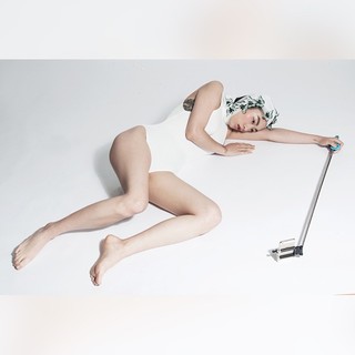 Rina Sawayama feet photo 1