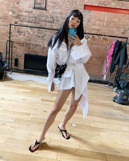 Rina Sawayama feet photo 11