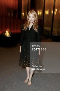 Rinko Kikuchi feet photo thumbnail