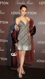 Rinko Kikuchi feet photo thumbnail