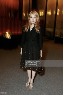 Rinko Kikuchi feet photo thumbnail