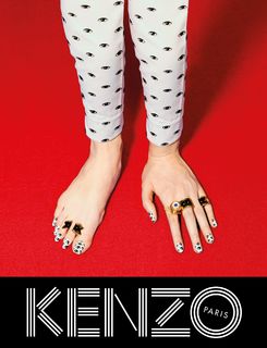 Rinko Kikuchi feet photo thumbnail
