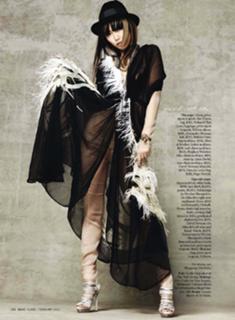 Rinko Kikuchi feet photo thumbnail