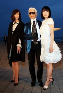 Rinko Kikuchi feet photo thumbnail