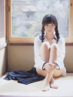 Rino Sashihara feet photo 2