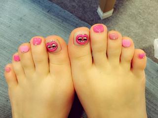 Rino Sashihara feet photo 1