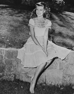 Rita Hayworth feet photo thumbnail