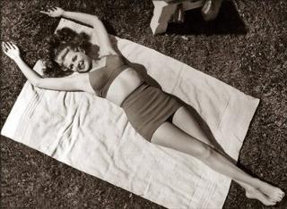 Rita Hayworth feet photo thumbnail
