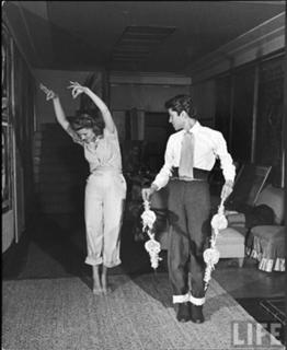 Rita Hayworth feet photo thumbnail