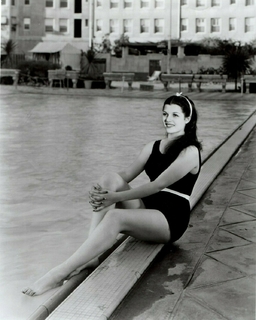Rita Hayworth feet photo thumbnail