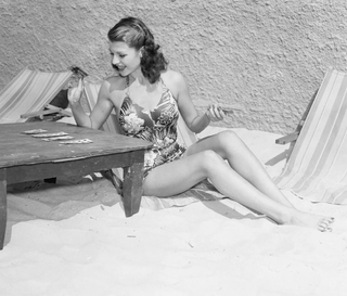 Rita Hayworth feet photo thumbnail