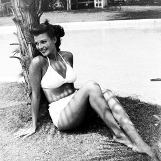 Rita Hayworth feet photo thumbnail