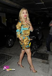 Rita Ora feet photo thumbnail