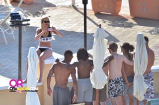 Rita Ora feet photo thumbnail
