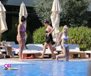 Rita Ora feet photo thumbnail