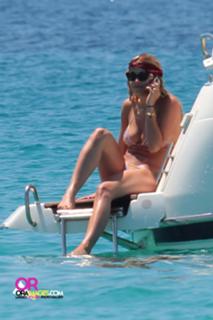 Rita Ora feet photo thumbnail