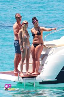 Rita Ora feet photo thumbnail