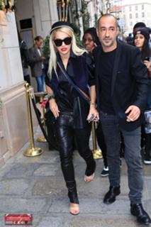 Rita Ora feet photo thumbnail