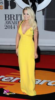 Rita Ora feet photo thumbnail