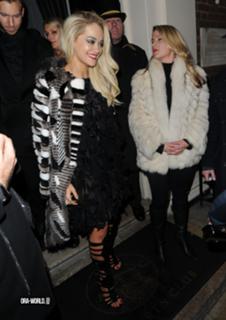 Rita Ora feet photo thumbnail