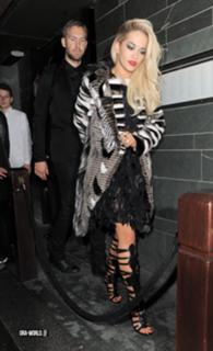 Rita Ora feet photo thumbnail