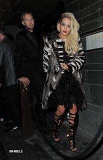 Rita Ora feet photo thumbnail