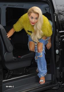 Rita Ora feet photo thumbnail