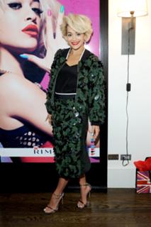 Rita Ora feet photo thumbnail