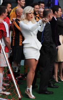 Rita Ora feet photo thumbnail