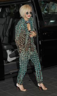 Rita Ora feet photo thumbnail