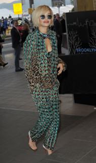 Rita Ora feet photo thumbnail