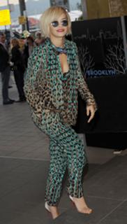 Rita Ora feet photo thumbnail