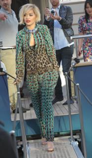 Rita Ora feet photo thumbnail