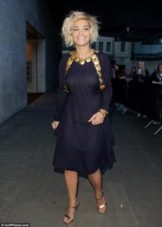 Rita Ora feet photo thumbnail
