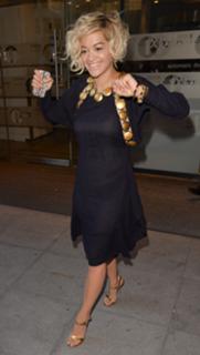 Rita Ora feet photo thumbnail